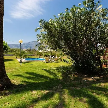 Effie Front With Pool *