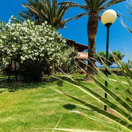 Effie Front With Pool Apartment