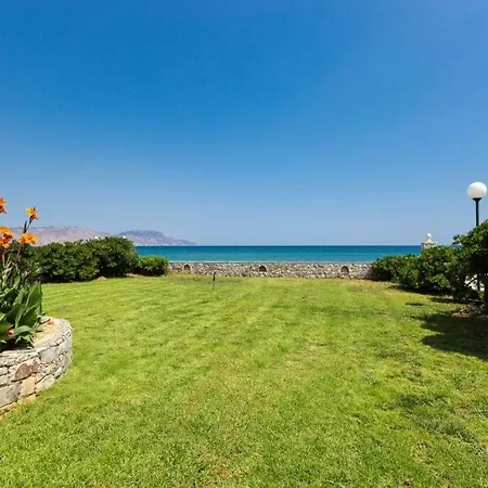 Effie Front With Pool Apartman