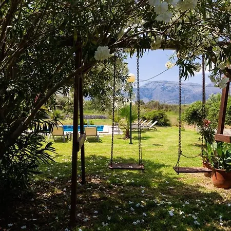 Effie Front With Pool Apartman *