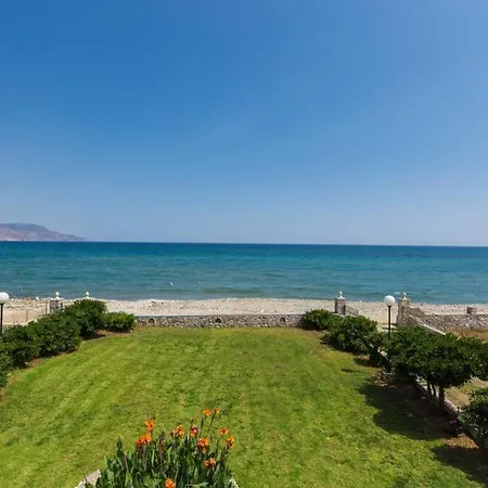 Effie Front With Pool Apartman