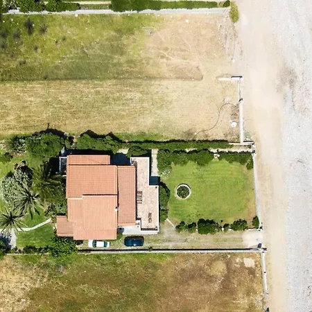 Effie Front With Pool Apartment *