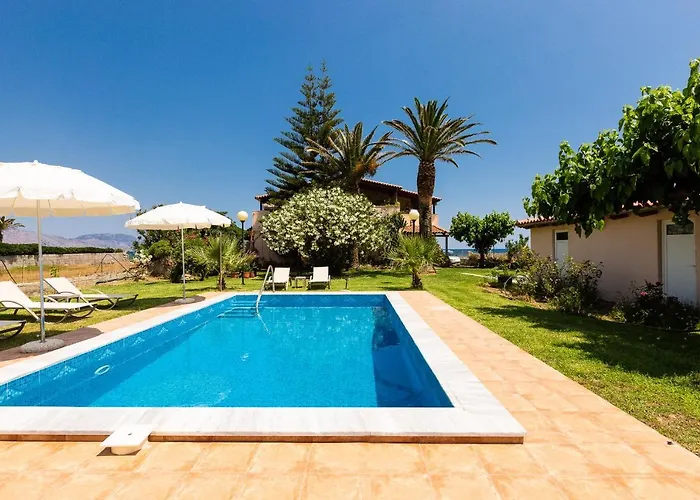 Effie Front With Pool *