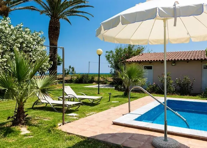 Effie Front With Pool Daire Hanya