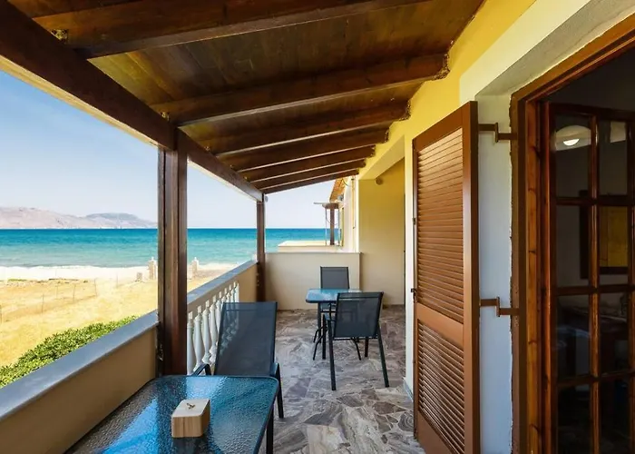 Effie Front With Pool *