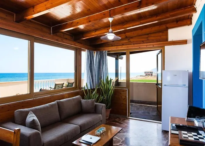 Effie Front With Pool Daire *