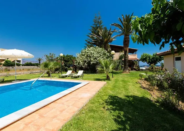 Effie Front With Pool Daire *