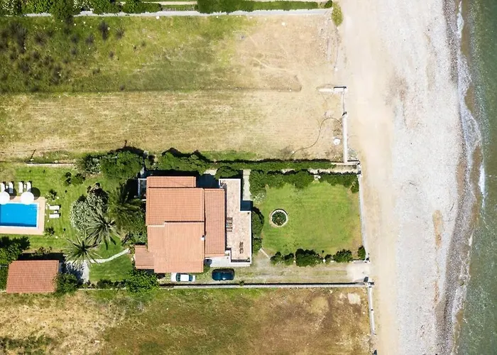 Effie Front With Pool Apartment *