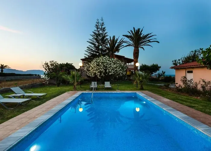 Effie Front With Pool Apartment *