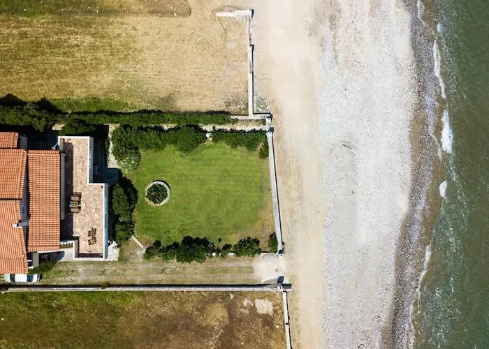 Effie Front With Pool