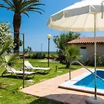 Effie Front With Pool شقة خانيا
