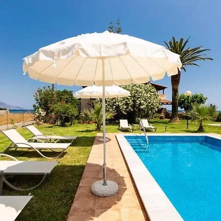 Апартаменти Effie Front With Pool