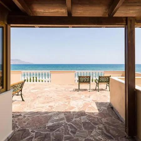 Effie Front With Pool خانيا