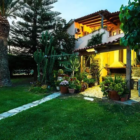 Effie Front With Pool Апартаменти Ханья (Крит)