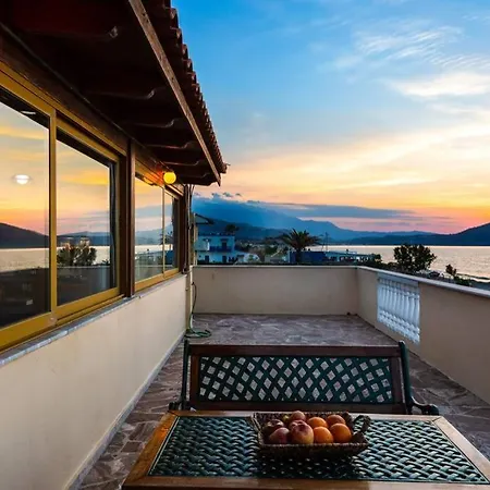 Effie Front With Pool *