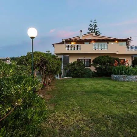 Effie Front With Pool *