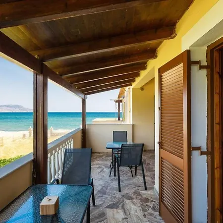 Effie Front With Pool *