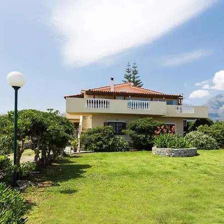 Effie Front With Pool Apartamento