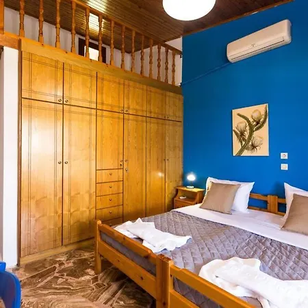 Effie Front With Pool *