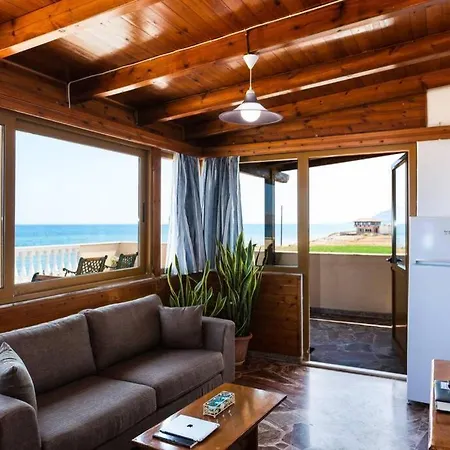 Effie Front With Pool شقة *