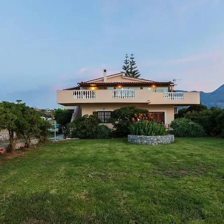Effie Front With Pool Apartamento