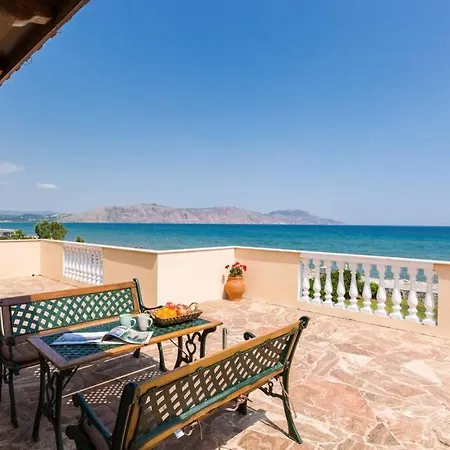 Effie Front With Pool خانيا